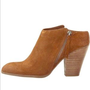 Dolce Vita Hana Suede Booties